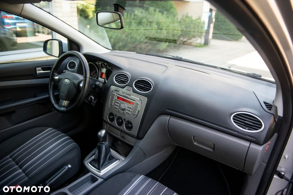 Ford Focus 1.6 16V Style - 26