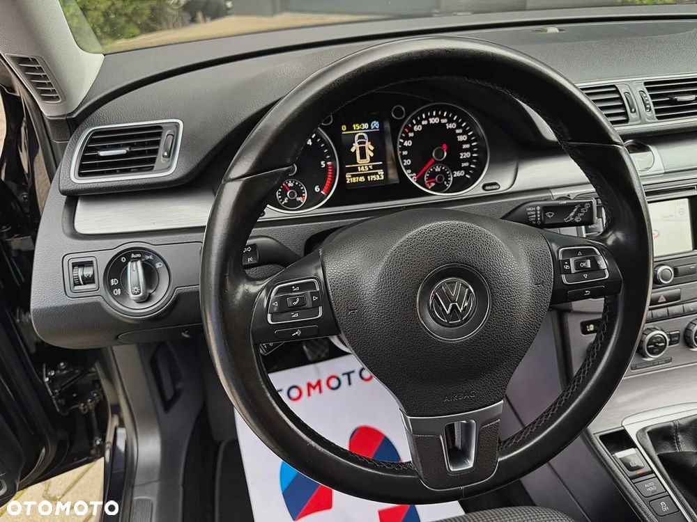Volkswagen Passat 2.0 TDI Highline - 20