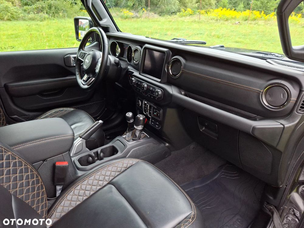 Jeep Wrangler - 16