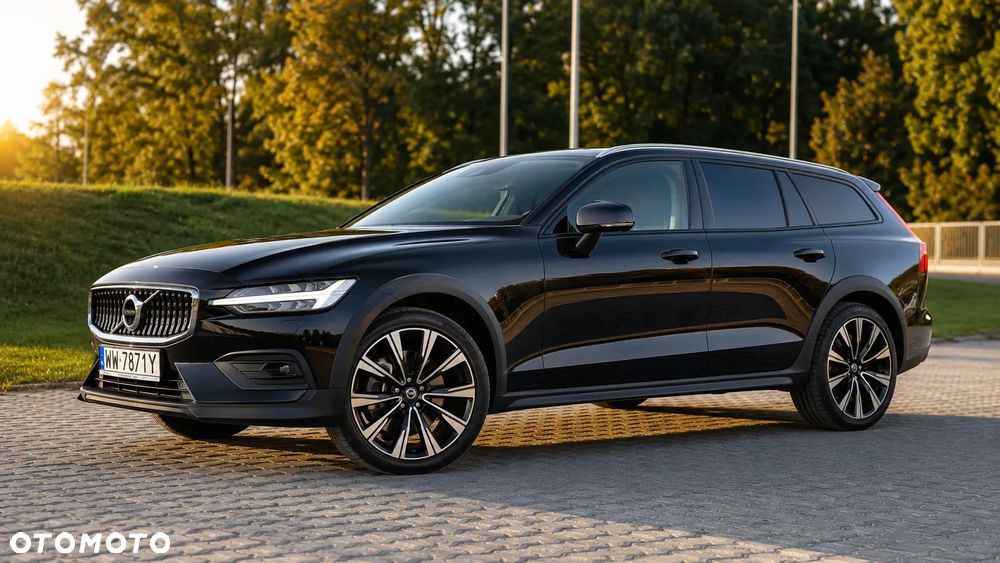 Volvo V60 T5 AWD Momentum Pro - 1