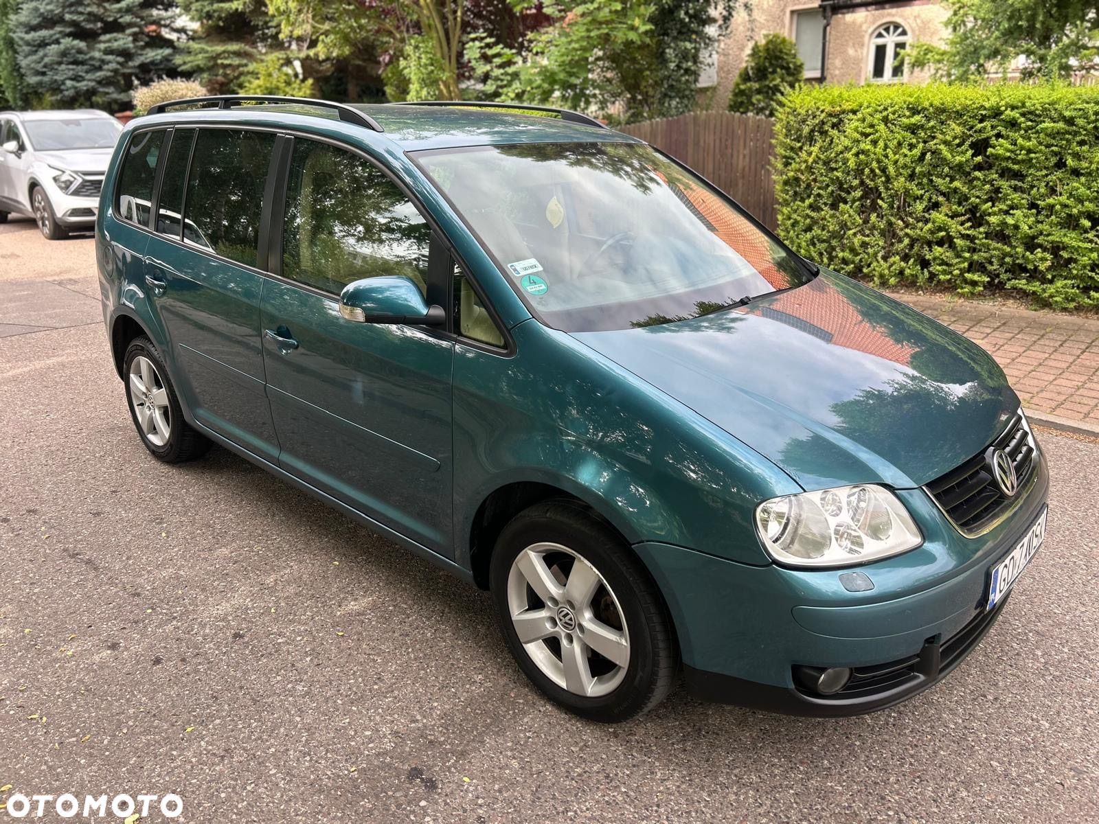 Volkswagen Touran 2.0 TDI Highline DSG - 1