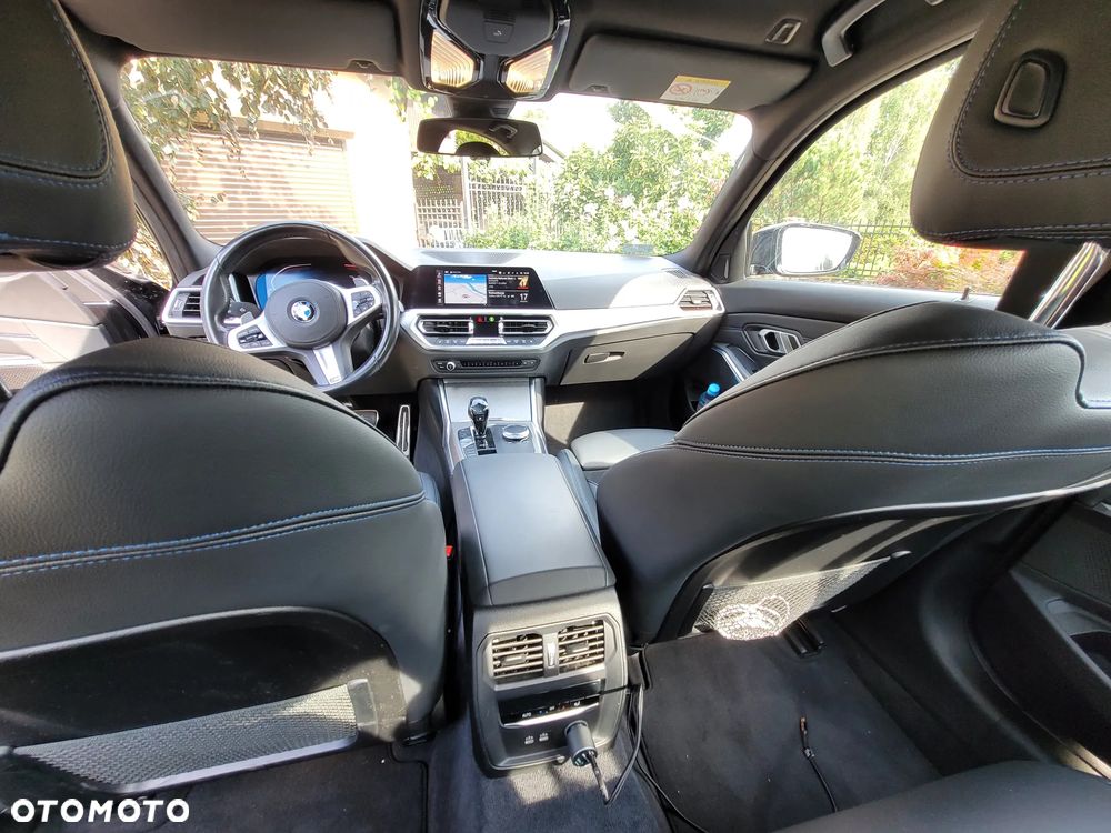 BMW Seria 3 320d M Sport - 13