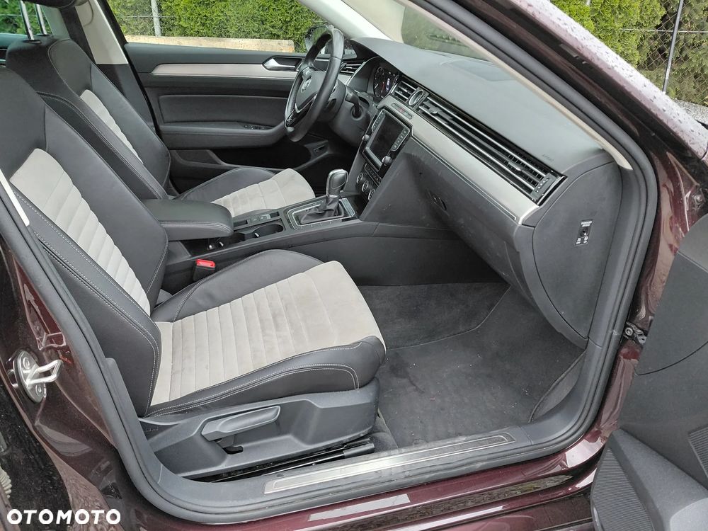 Volkswagen Passat 2.0 TDI SCR DSG Highline - 12