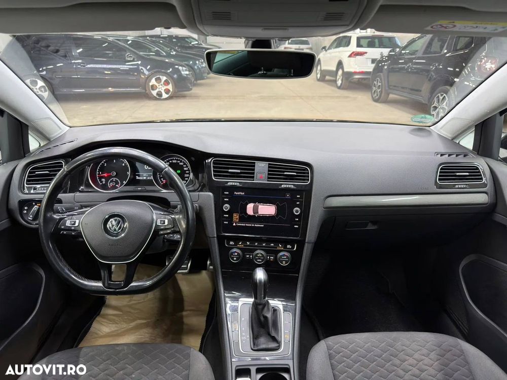 Volkswagen Golf - 18