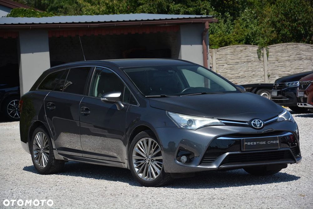 Toyota Avensis 2.0 D-4D Prestige - 2