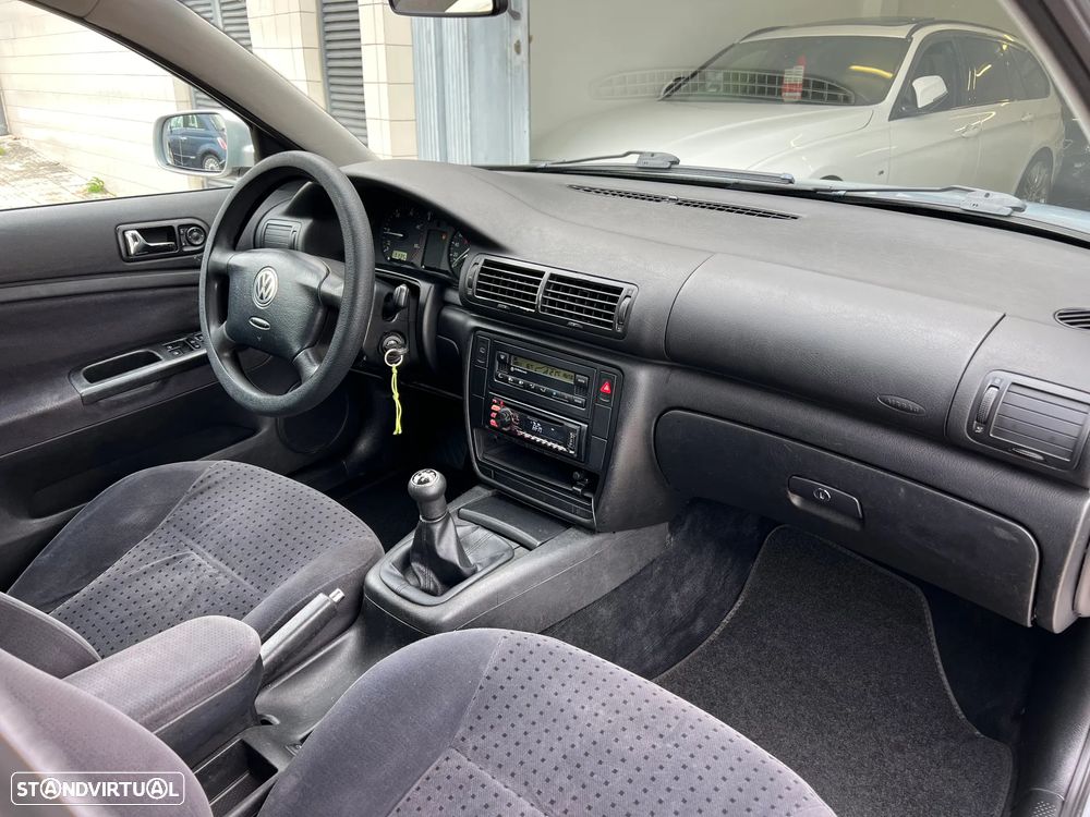 VW Passat 1.9 TDi Confortline - 18