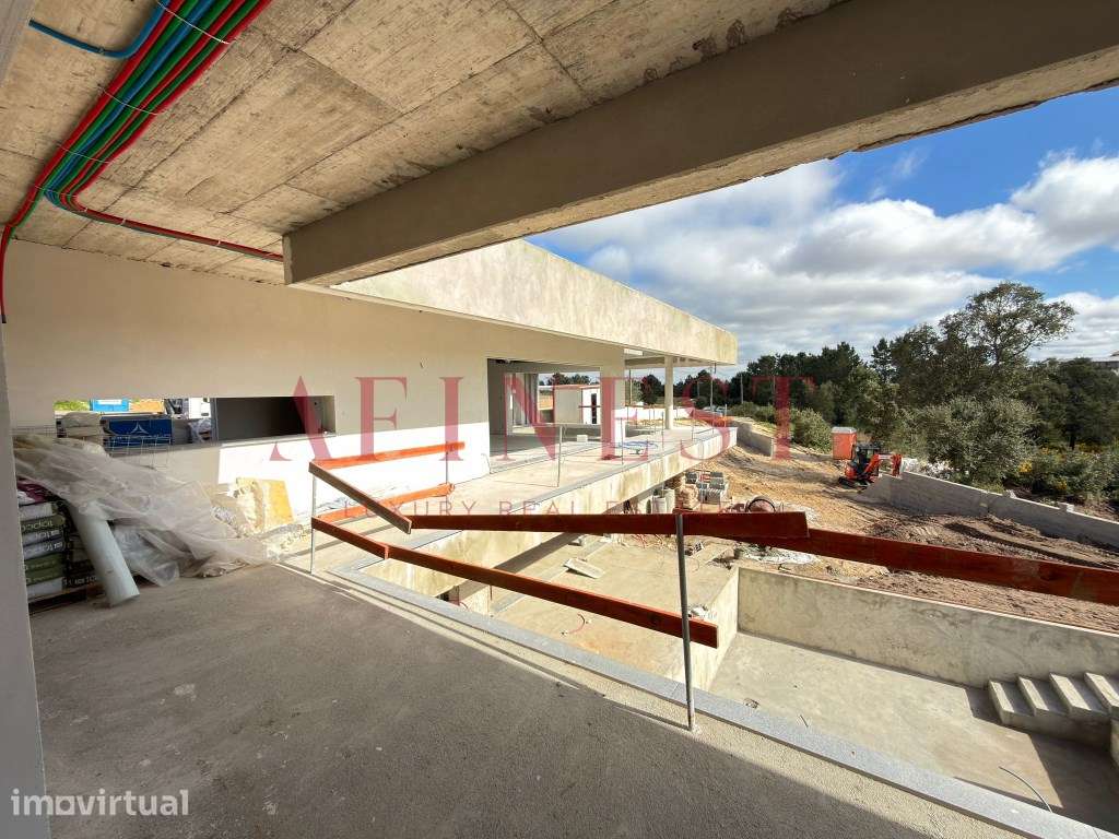 Moradia T5 de Luxo - Vila Alegre, Fernão Ferro - A casa onde tudo g... - Grande imagem: 3/60