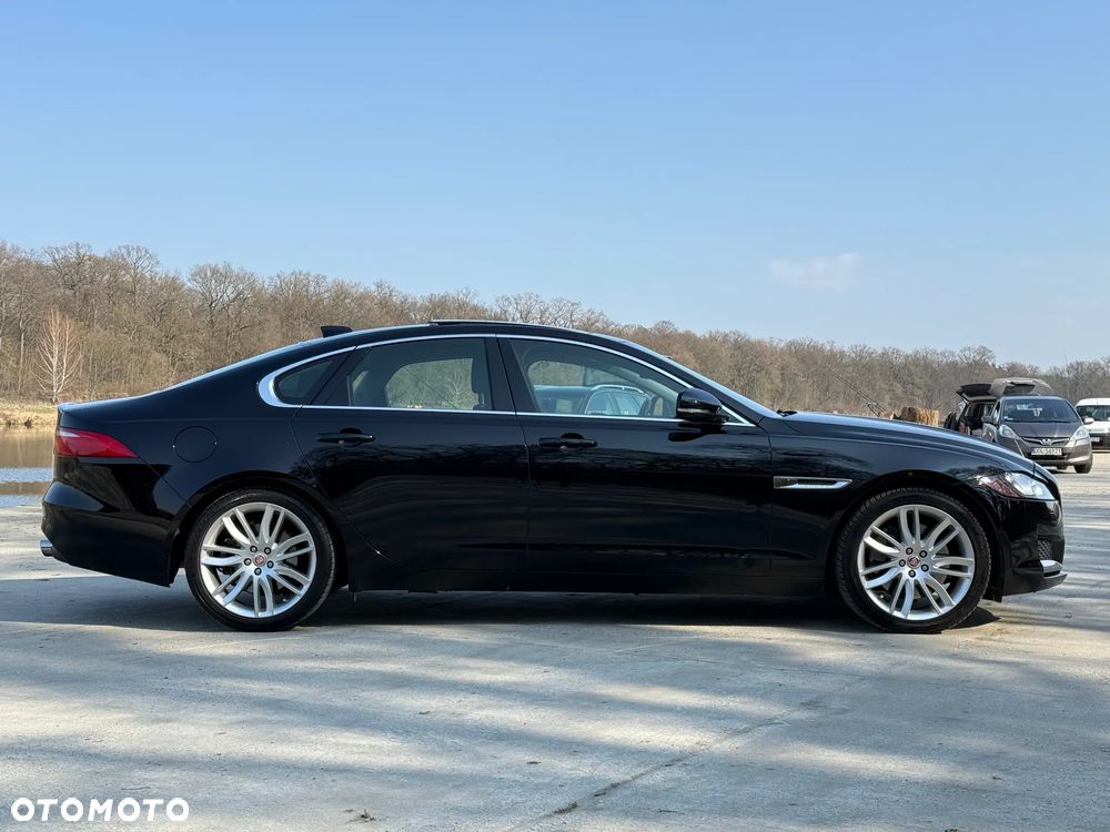 Jaguar XF 35t Portfolio - 5