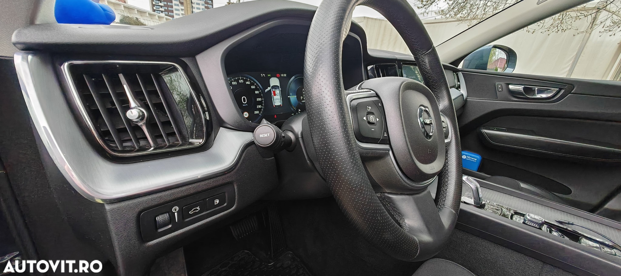 Volvo XC 60 T8 Twin Engine AWD Momentum - 10