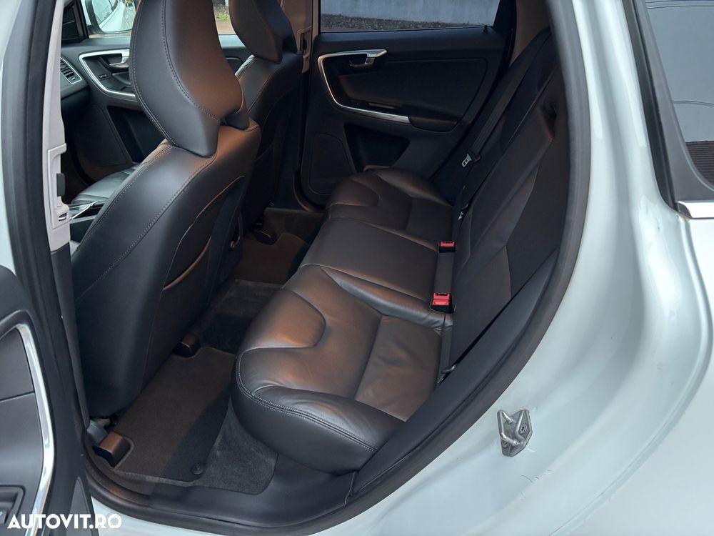 Volvo XC 60 D3 Geartronic Summum - 12