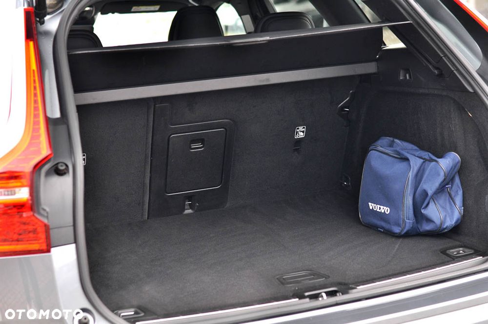 Volvo XC 60 B5 B R-Design - 26