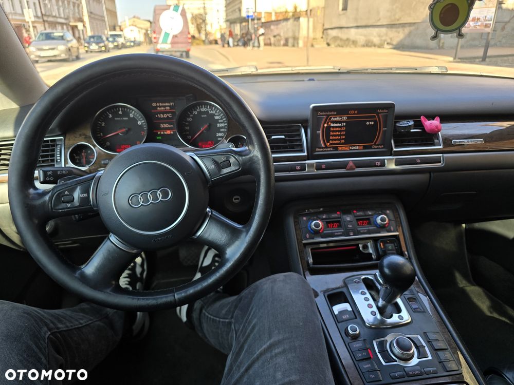 Audi A8 - 6