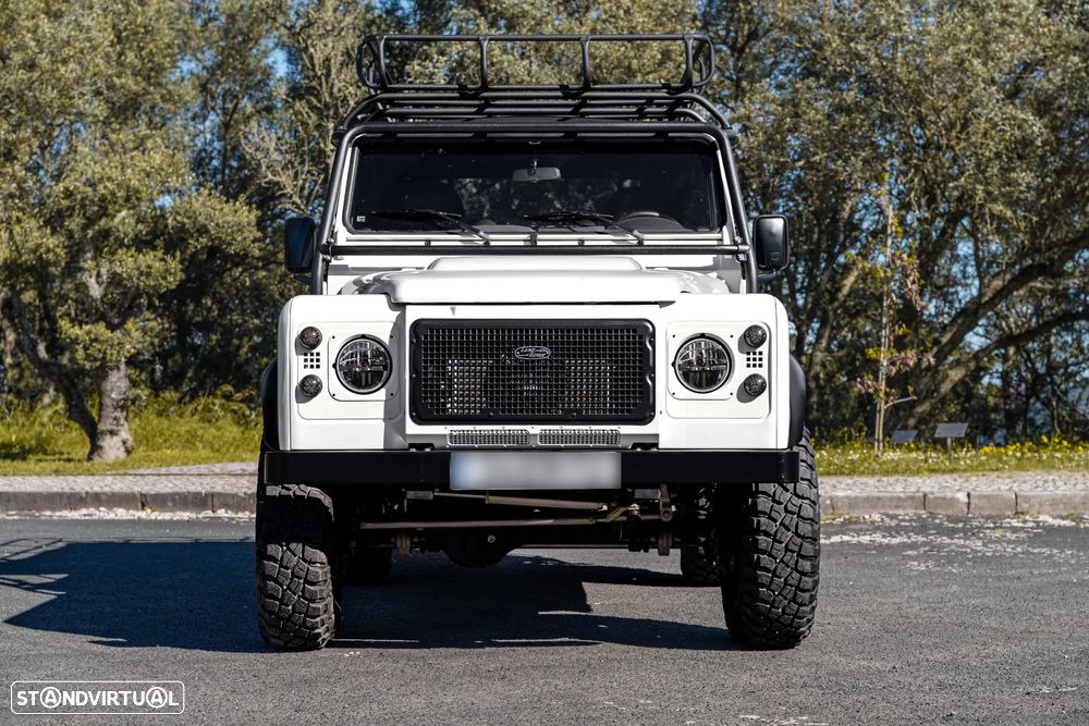 Land Rover Defender 90 S - 2