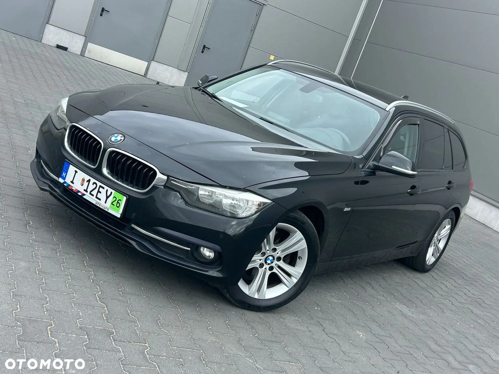 BMW Seria 3 320d Sport Line - 32