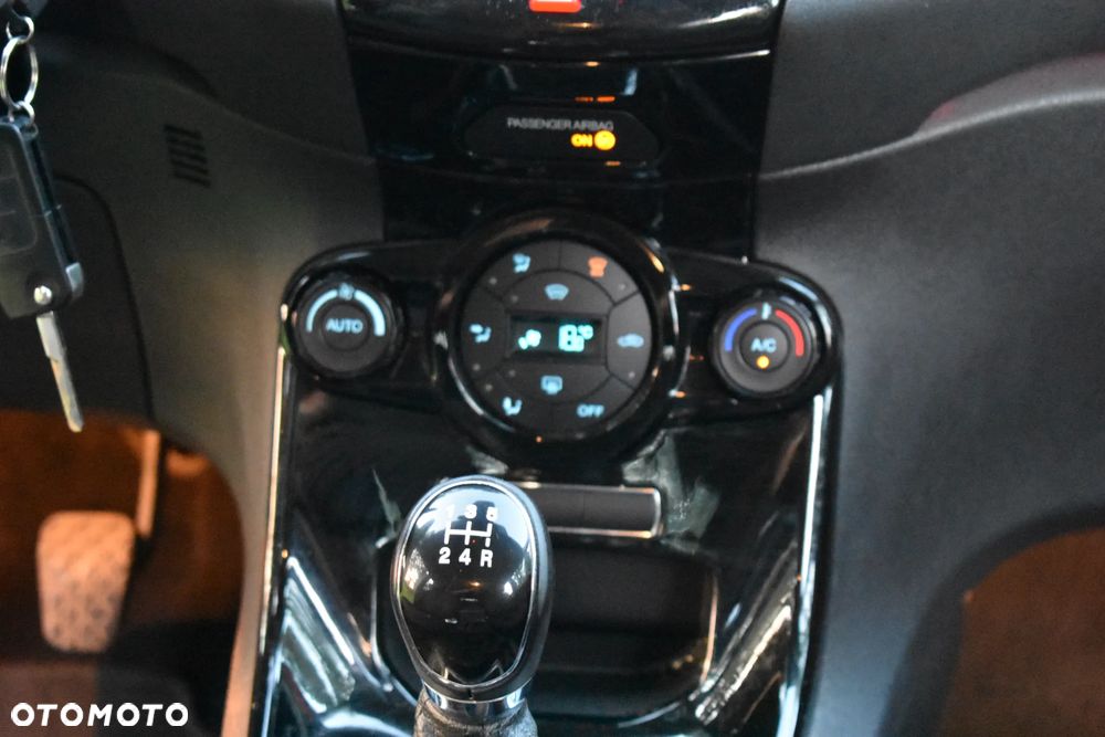 Ford Fiesta 1.0 EcoBoost Titanium X - 27