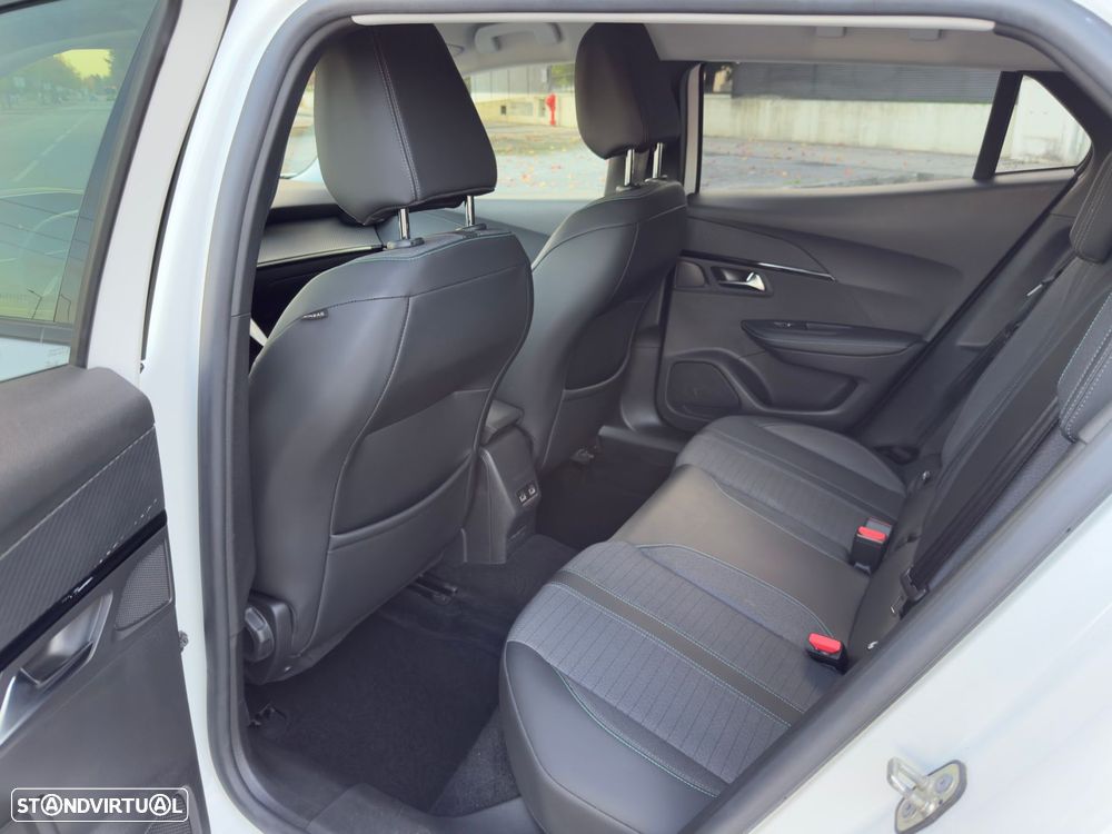 Peugeot 2008 PureTech 130 EAT8 Allure - 20