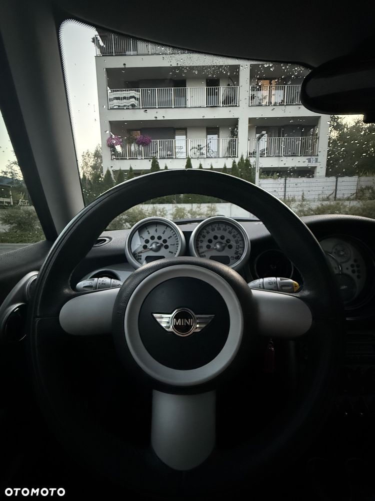 MINI Cooper Standard - 13