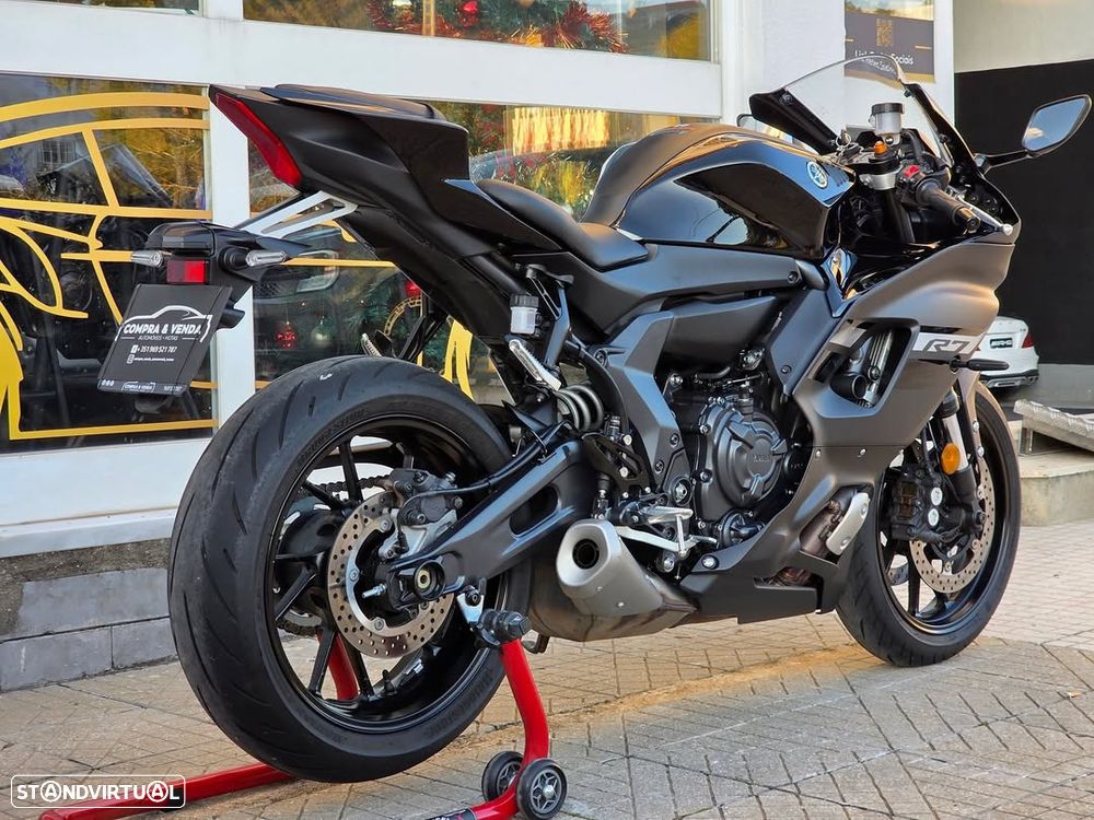 Yamaha R R7 aceito retoma - 2
