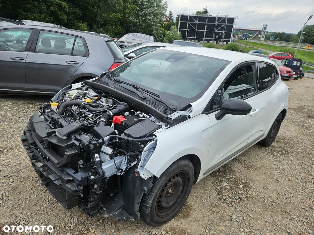 Renault Clio TCe 90 EVOLUTION - 11