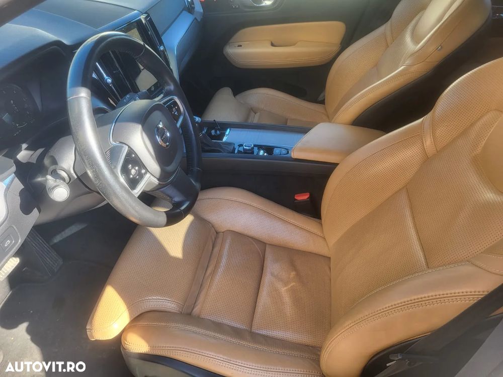 Volvo XC 60 D5 AWD Inscription - 4