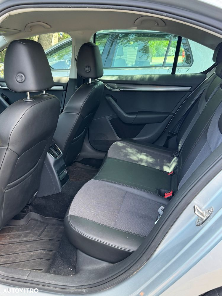 Skoda Octavia 2.0 TDI 150 CP DSG Sportline - 6