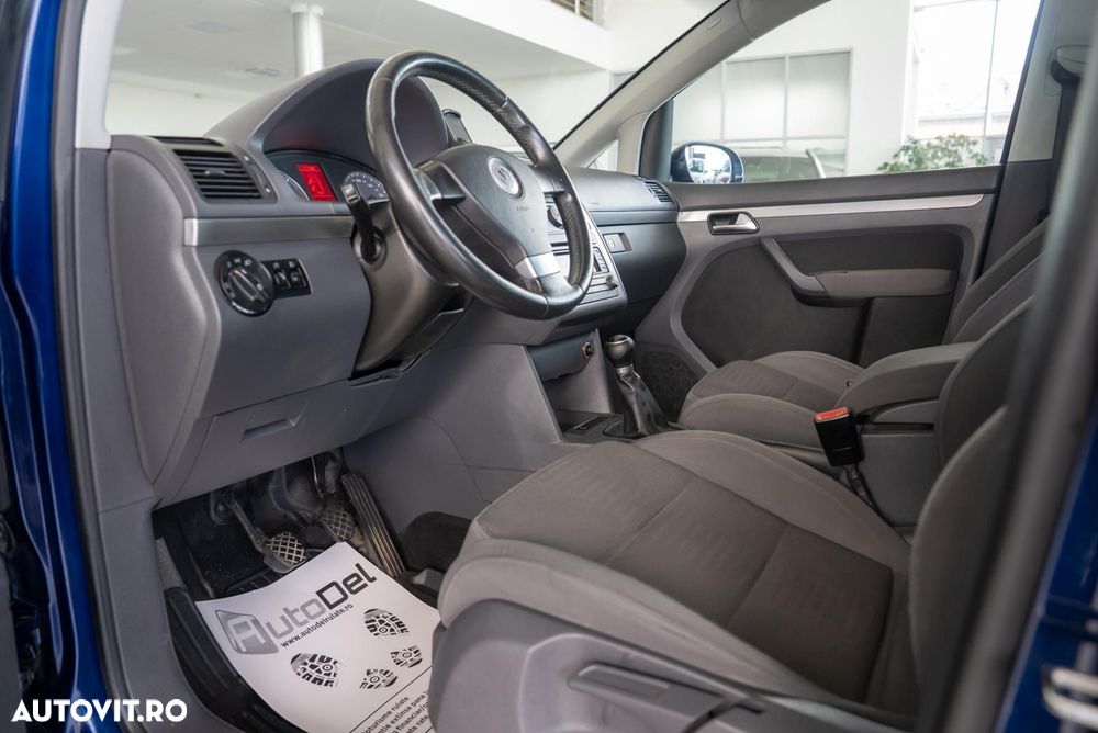 Volkswagen Touran - 14