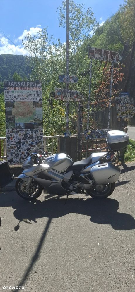 Honda VFR - 9