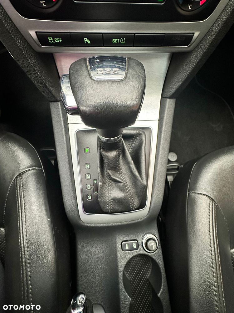 Skoda Octavia 2.0 TDI DPF DSG RS - 19