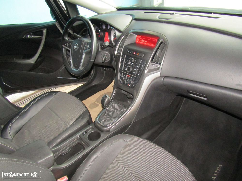 Opel Astra 1.7 CDTI Cosmo - 10
