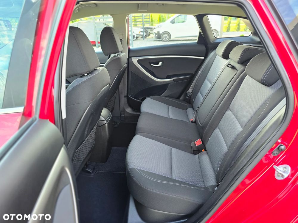 Hyundai i30 blue 1.6 GDI Passion - 24
