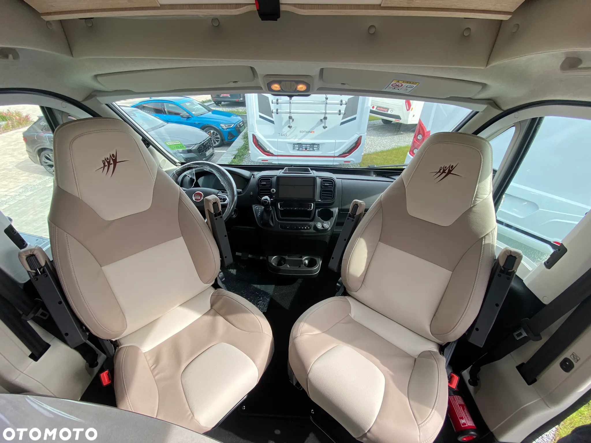Rapido Fourgon V65 XL - 8