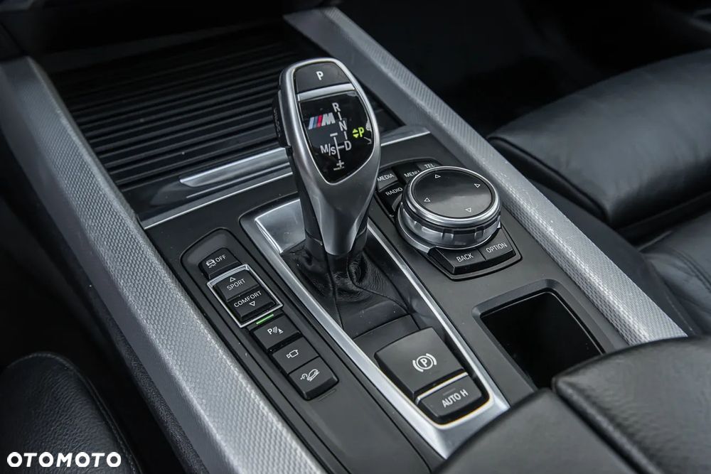 BMW X5 M M50d Sport-Aut - 22