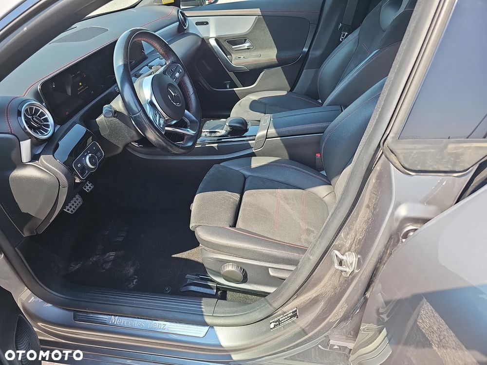 Mercedes-Benz CLA 200 AMG Line 7G-DCT - 24