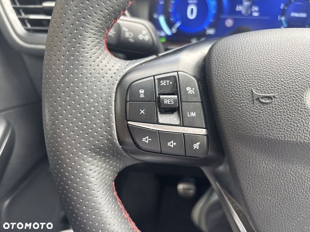 Ford Kuga - 12
