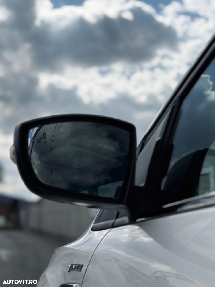 Ford Kuga 2.0 TDCi 4x4 Aut. Vignale - 10