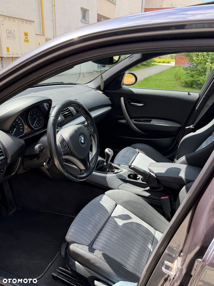 BMW Seria 1 120i - 14