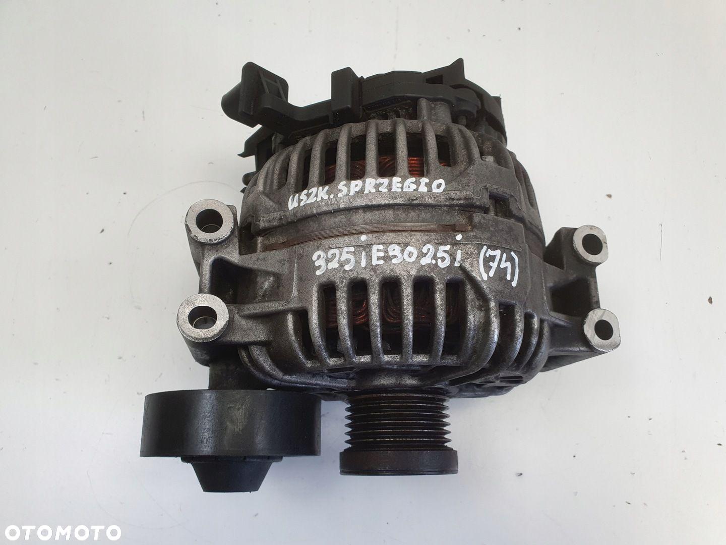 BMW E90 2.5 i ALTERNATOR 0124525083 155A bosch - 7