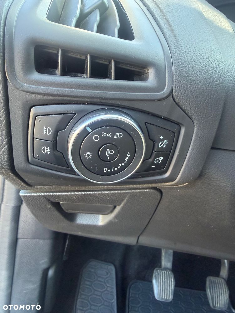 Ford Focus 1.6 Trend - 14