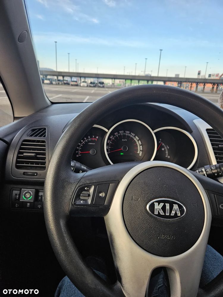 Kia Venga 1.4 M - 10