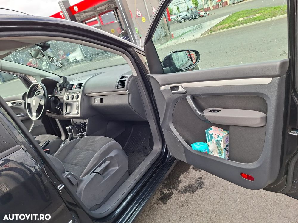 Volkswagen Touran 2.0 TDI DPF DSG Highline - 29