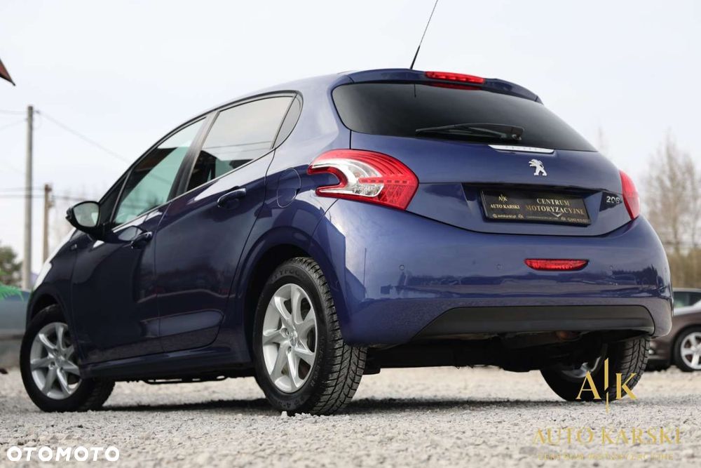 Peugeot 208 - 5