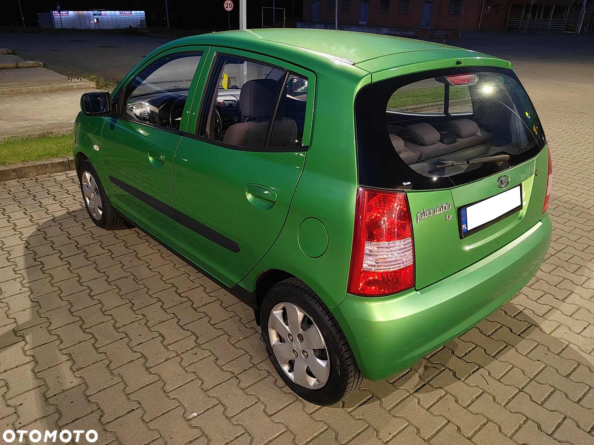 Kia Picanto 1.1 - 12