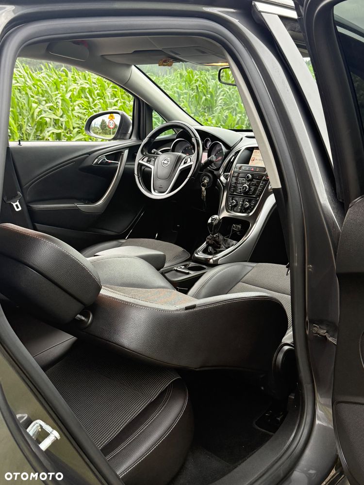 Opel Astra 1.4 T Cosmo - 29