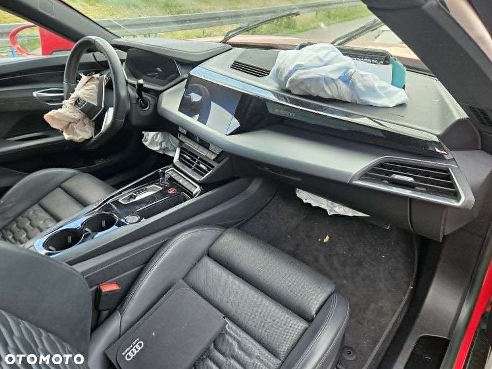 Audi e-tron GT quattro - 22