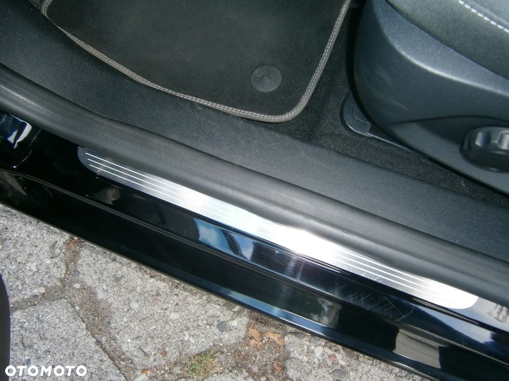 Ford Fiesta 1.0 EcoBoost S&S TITANIUM - 19