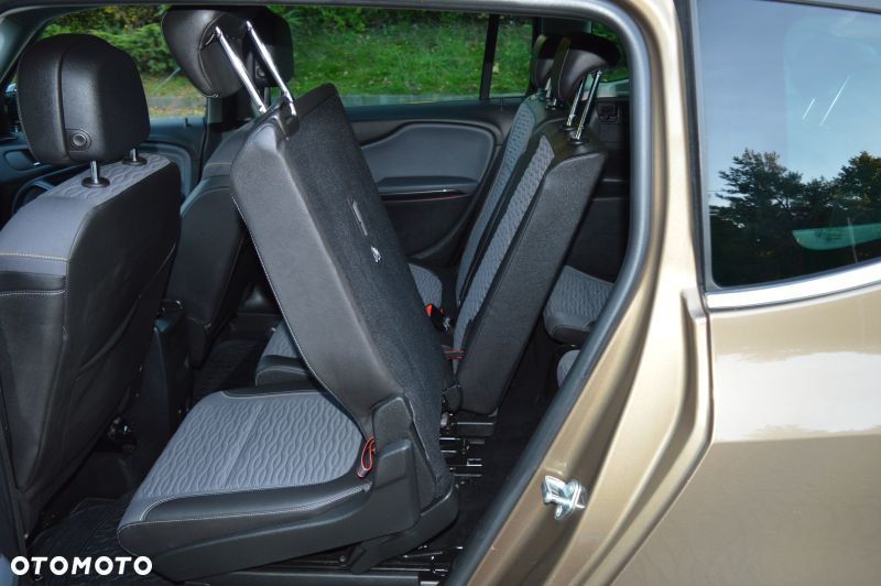 Opel Zafira - 16