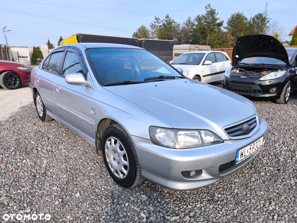 Honda Accord 1.8i ES - 6