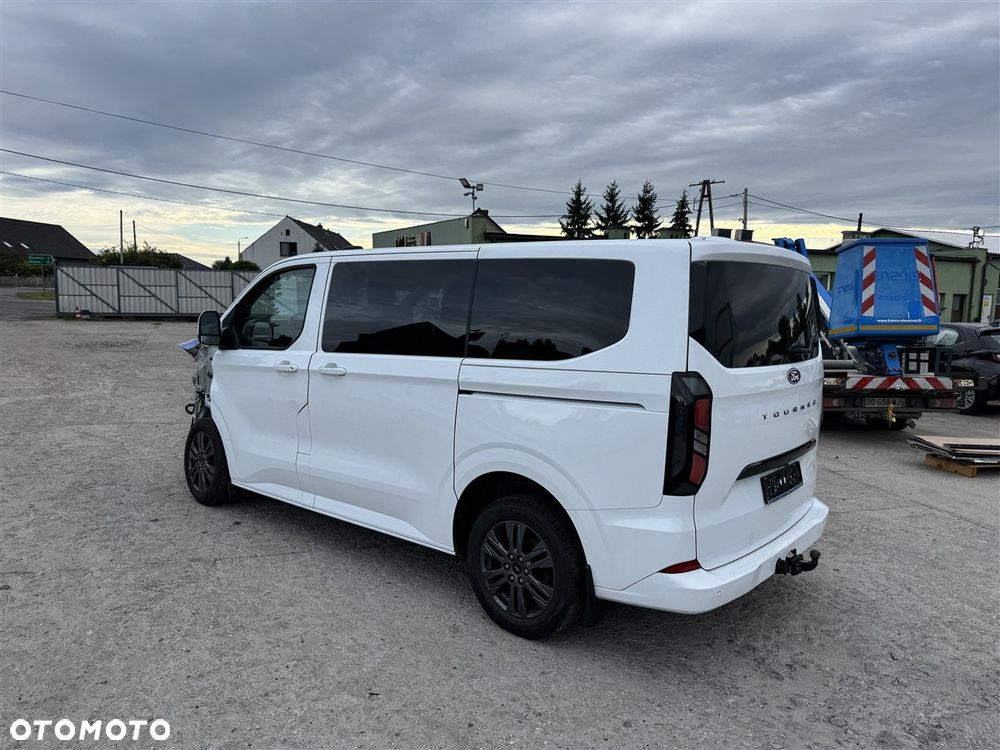 Ford Tourneo Custom - 7