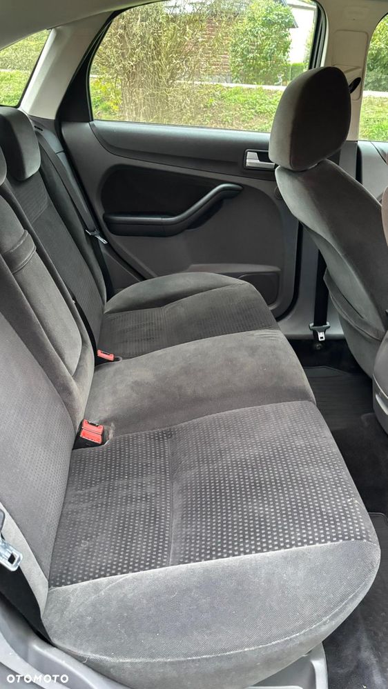 Ford Focus 1.6 Ghia - 13