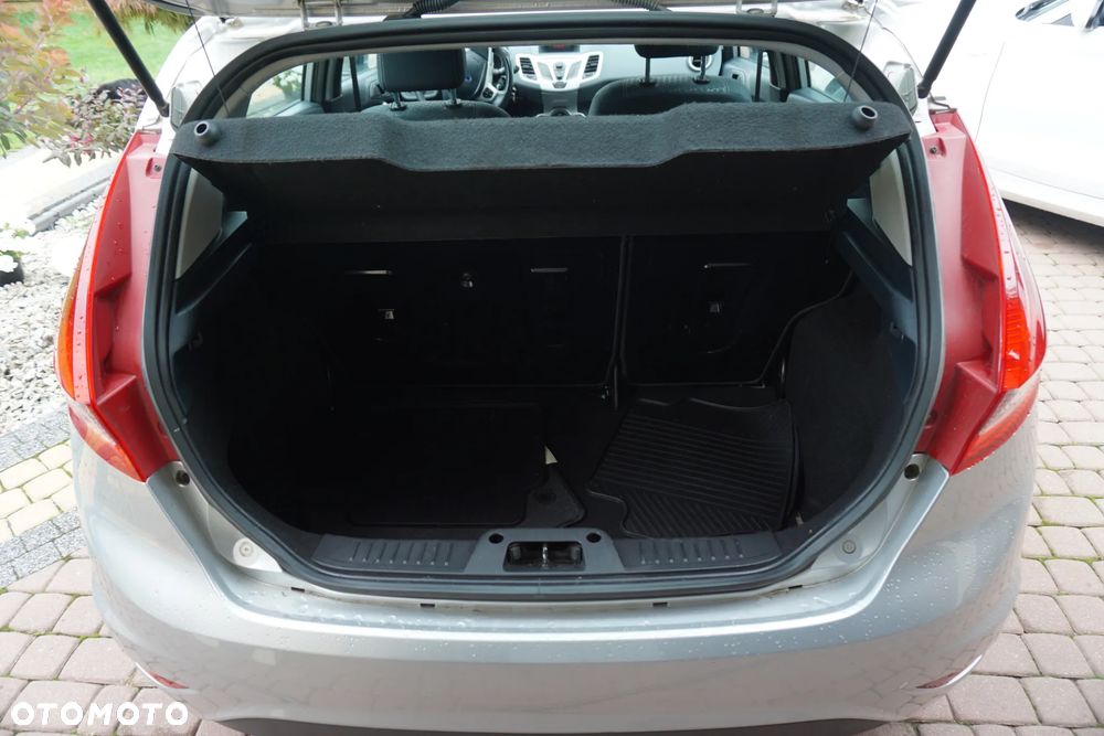 Ford Fiesta 1.25 Celebration - 16